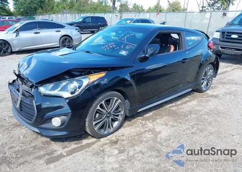 2016 Hyundai Veloster Turbo z USA, uszkodzony, nr VIN KMHTC6AE4GU249501